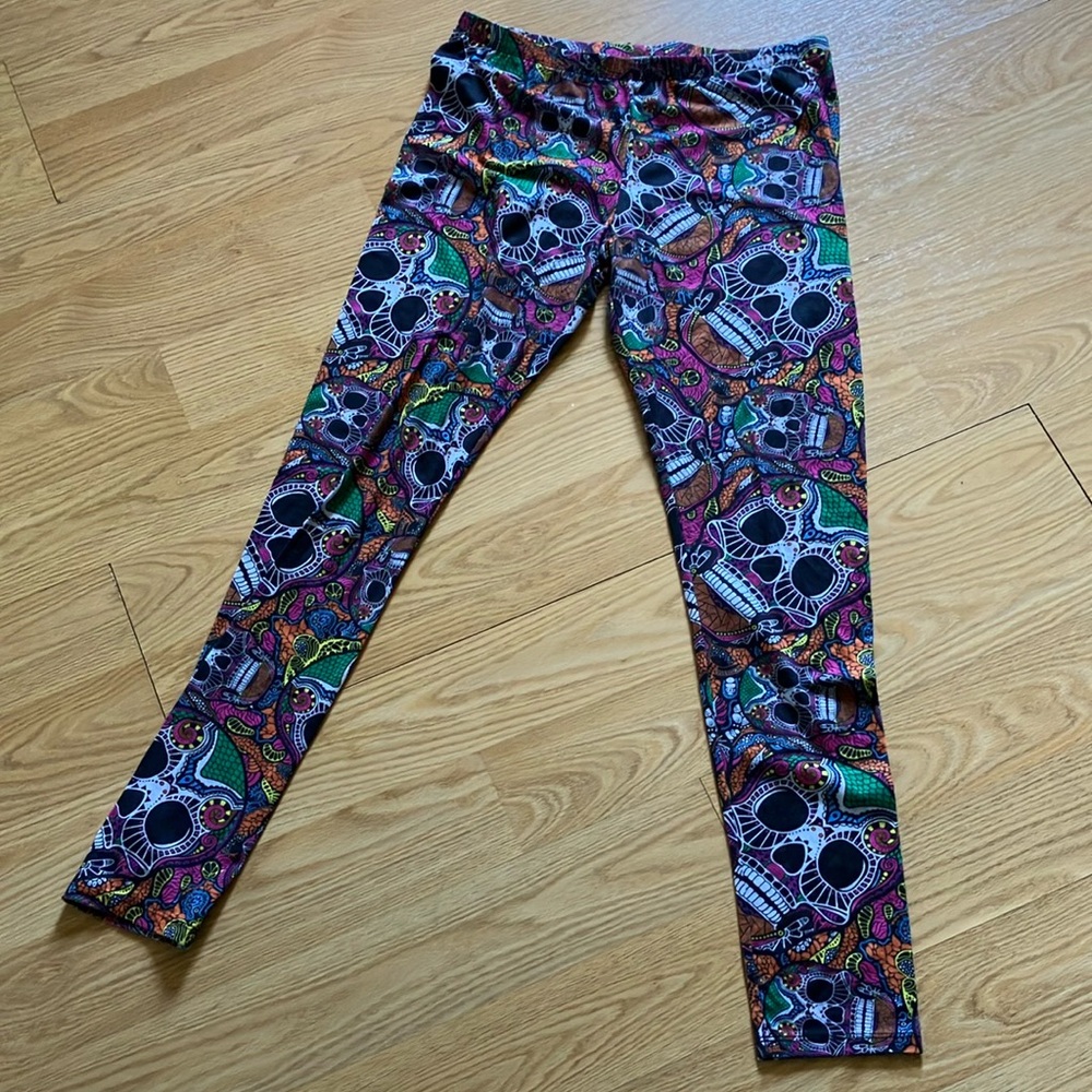 Spirit Black and Green Leggings with Bold Design